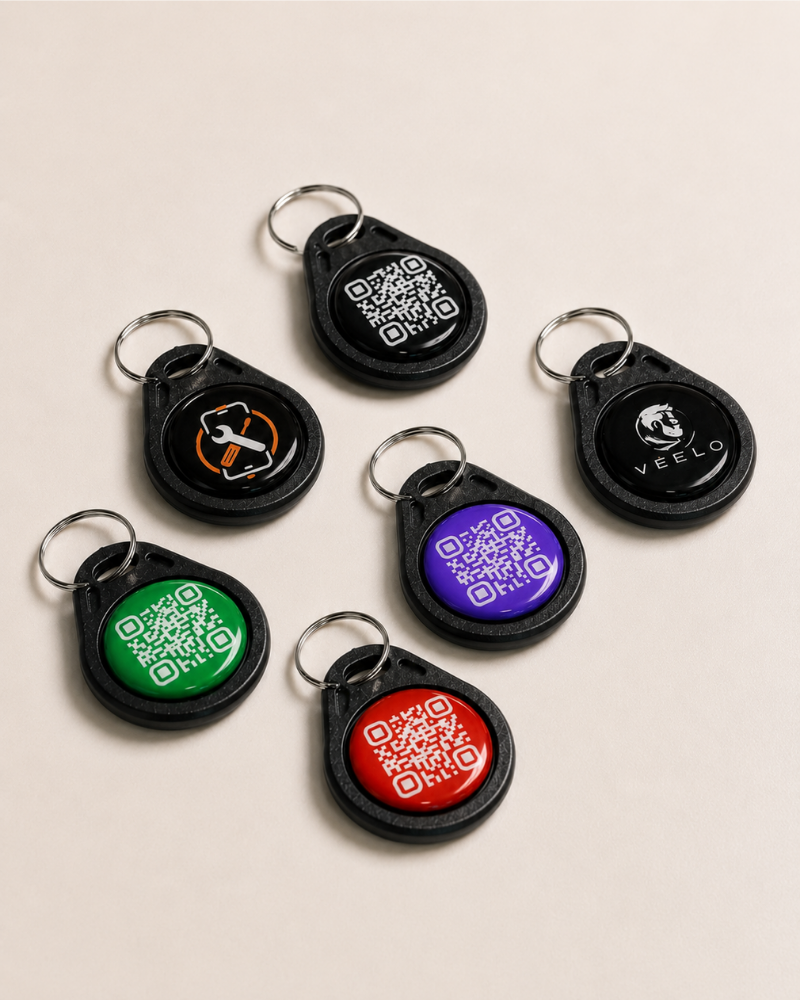 Chaveiros NFC coloridos com QR Code personalizado